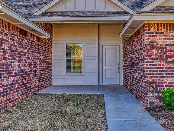 3rd image of 3112 Pebble Pond Dr