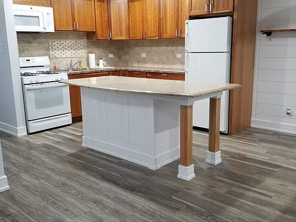 2nd image of 8000 Archer Ave APT 101