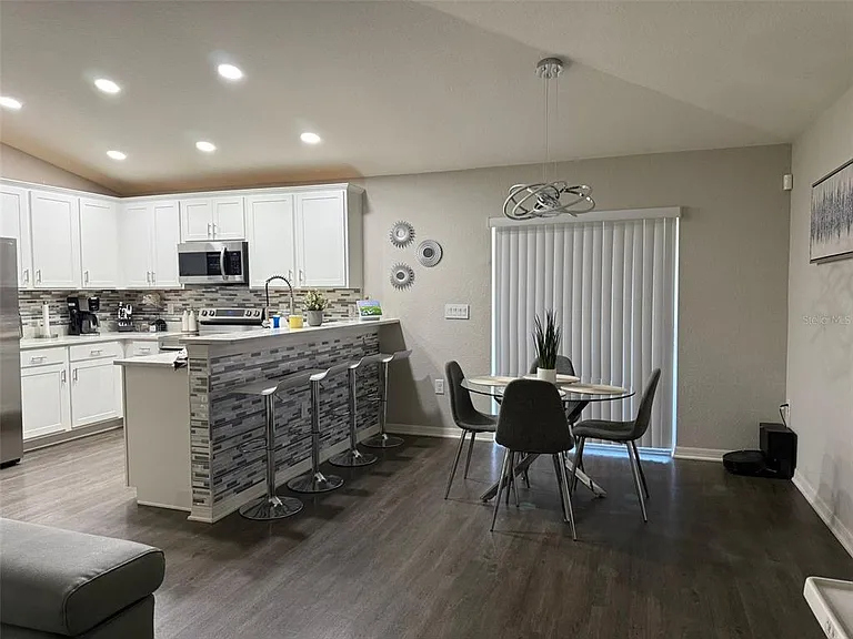 1046 Tropea Ln — Photo 11