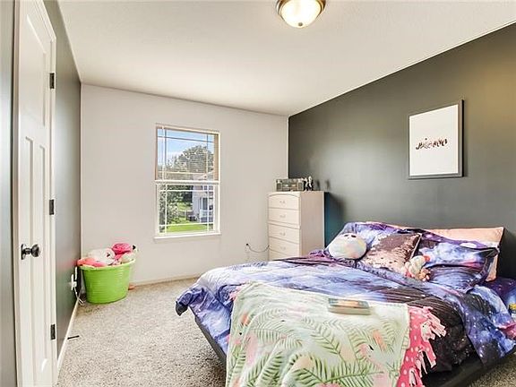 5th image of 719 N Glenview Ct