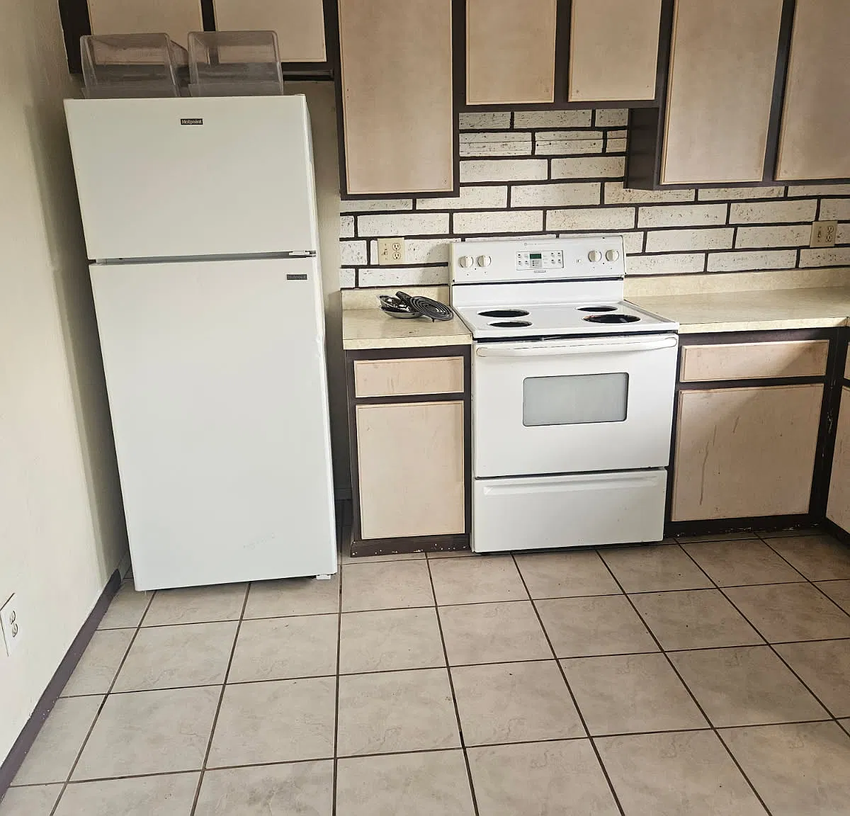 3 bed, 1300 sqft, $1,200 — Photo 1