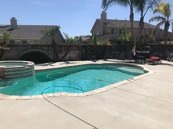 Swimming pool & hot tub ; See Home Video at: https://youtu.b