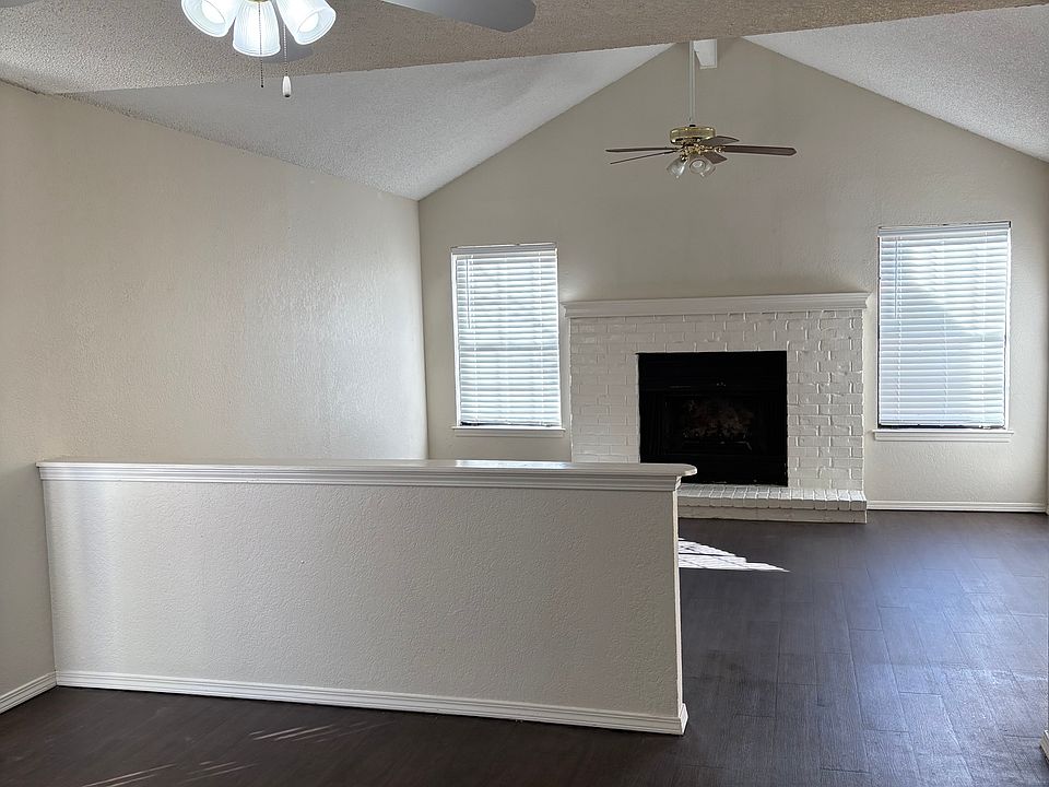 2nd image of 2404 Oak Manor Ct #A