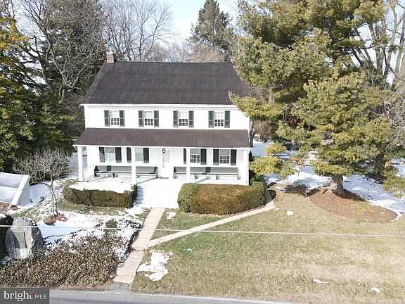 4th image of 1243 Long Ln