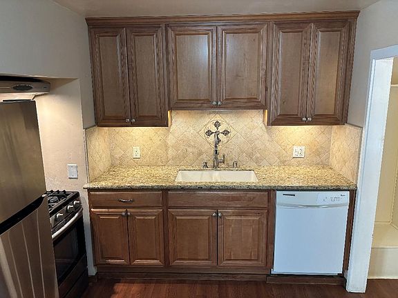 New refrigerator. Gas stove. Dishwasher.