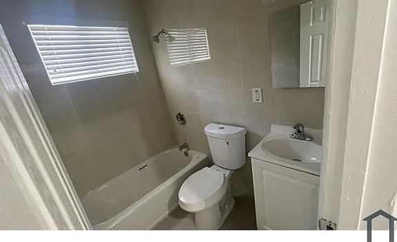 5th image of 4712 NW 15th Ct