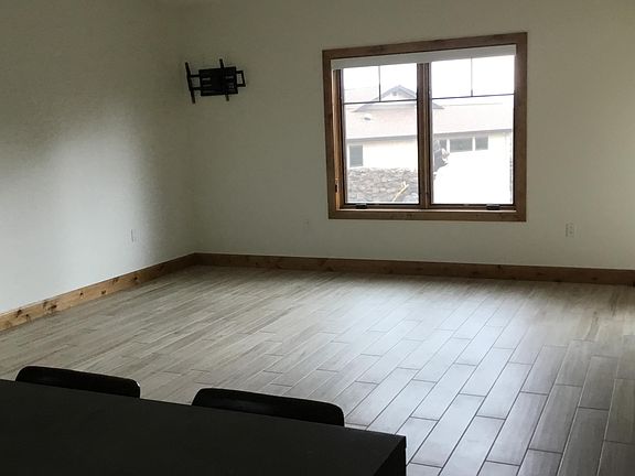 4th image of 1039 Loma Vista Dr