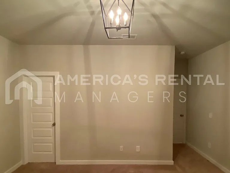 240 Avalon Way — Photo 26