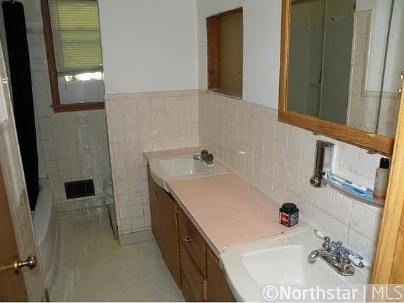 5th image of 5813 Aldrich Ave N