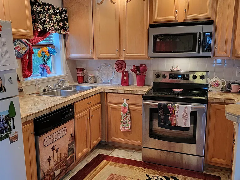 58 Beech St — Photo 3