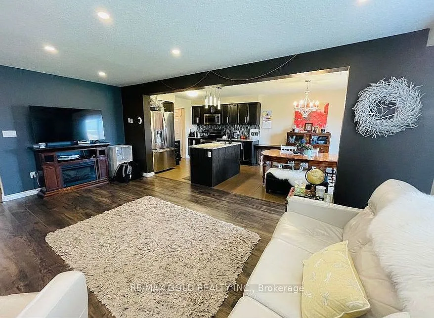 4 bed, $2,650 — Photo 4