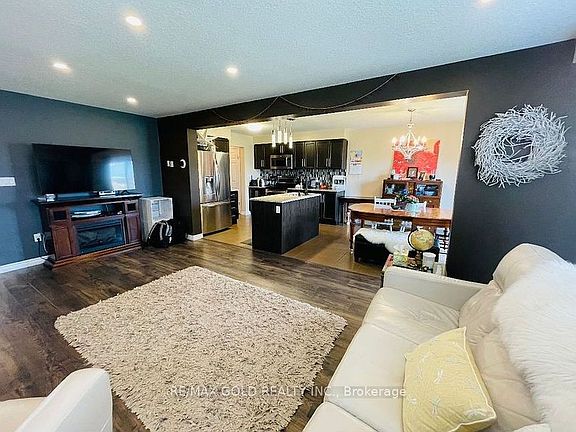 4th image of 1376 Caen Ave