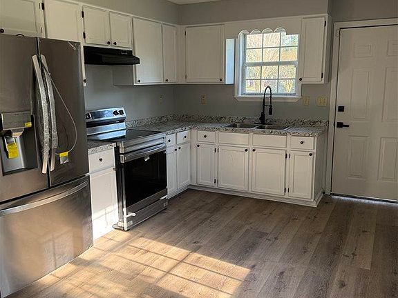 4th image of 806 Cooper St