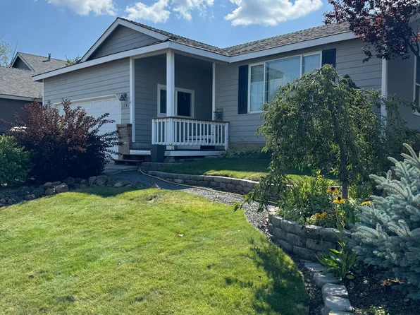 2733 NE Hope Dr, Bend, OR 97701