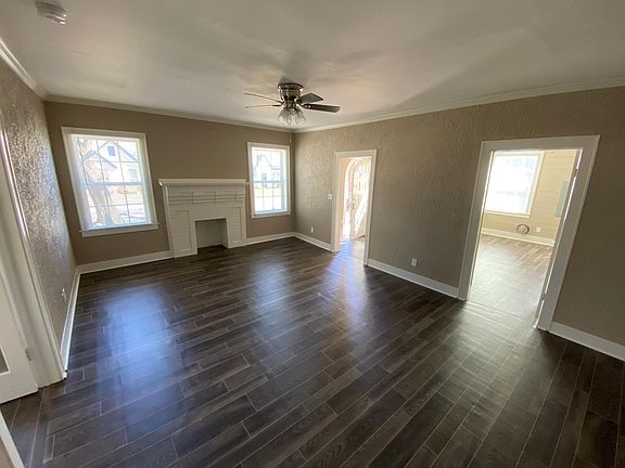 915 S Kennedy livingroom 2