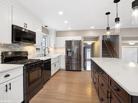 4th image of 10713 Lacrosse Ave