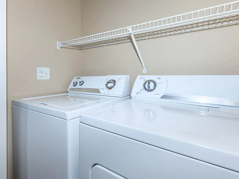 2b2 1182 SQFT 2 Bed 2 Bath