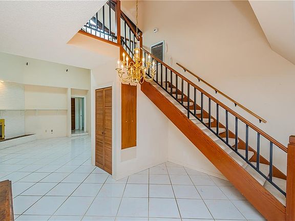 5th image of 4004 Priory Cir