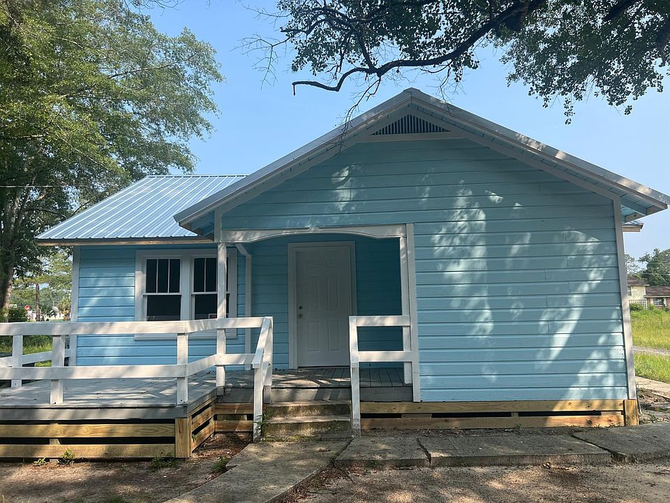 1st image of 264 N Mahogany Ln