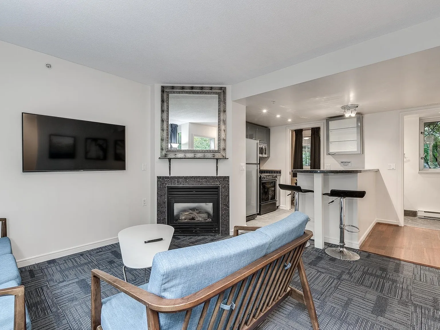 2 bed, 900 sqft, $4,490 — Photo 4