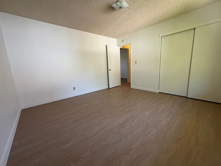 1015 Laguna St — Photo 9