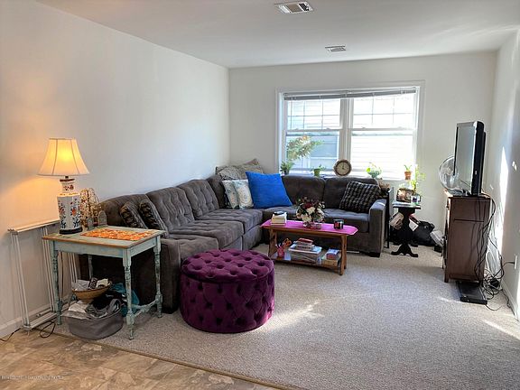 2nd image of 211 Brinley Ave