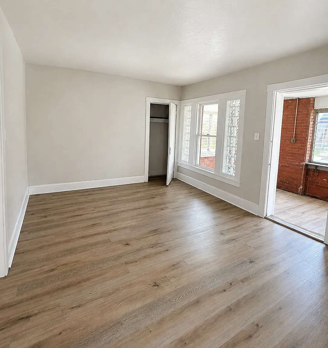 2 bed, $1,300 — Photo 2