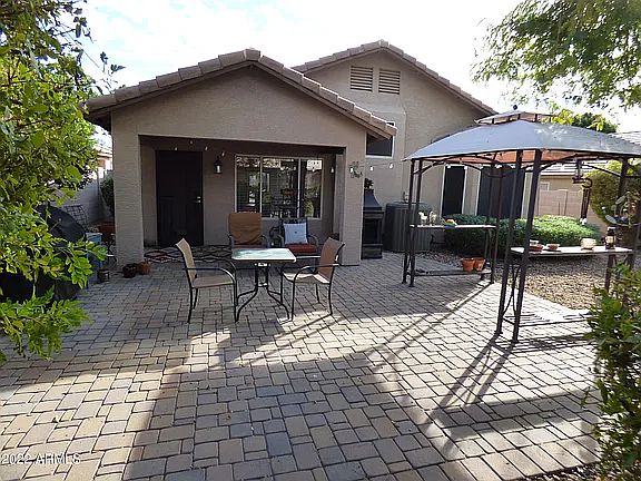 4th image of 5754 E Glade Ave