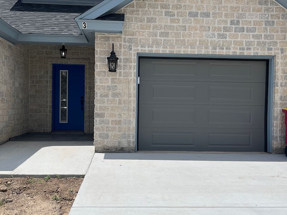 1st image of 1202 Quail Hollow Dr