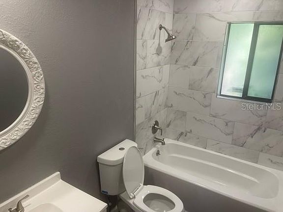 5th image of 108 Greentree Ln #108