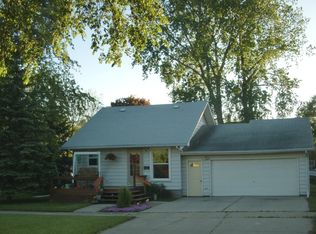 424 7th Ave S, Brookings, SD 57006