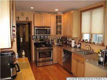 4th image of 105 Lathrop Ave