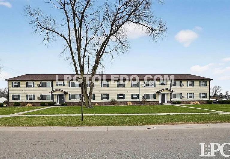 1230 Bedford Woods Dr #8 — Photo 21