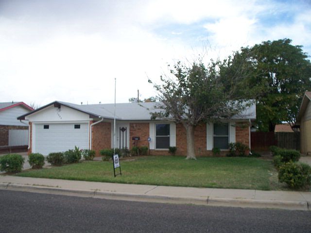 1st image of 1804 Newcomb Dr