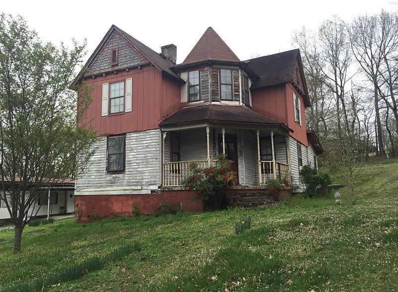 1st image of 400 N Douglas Ave