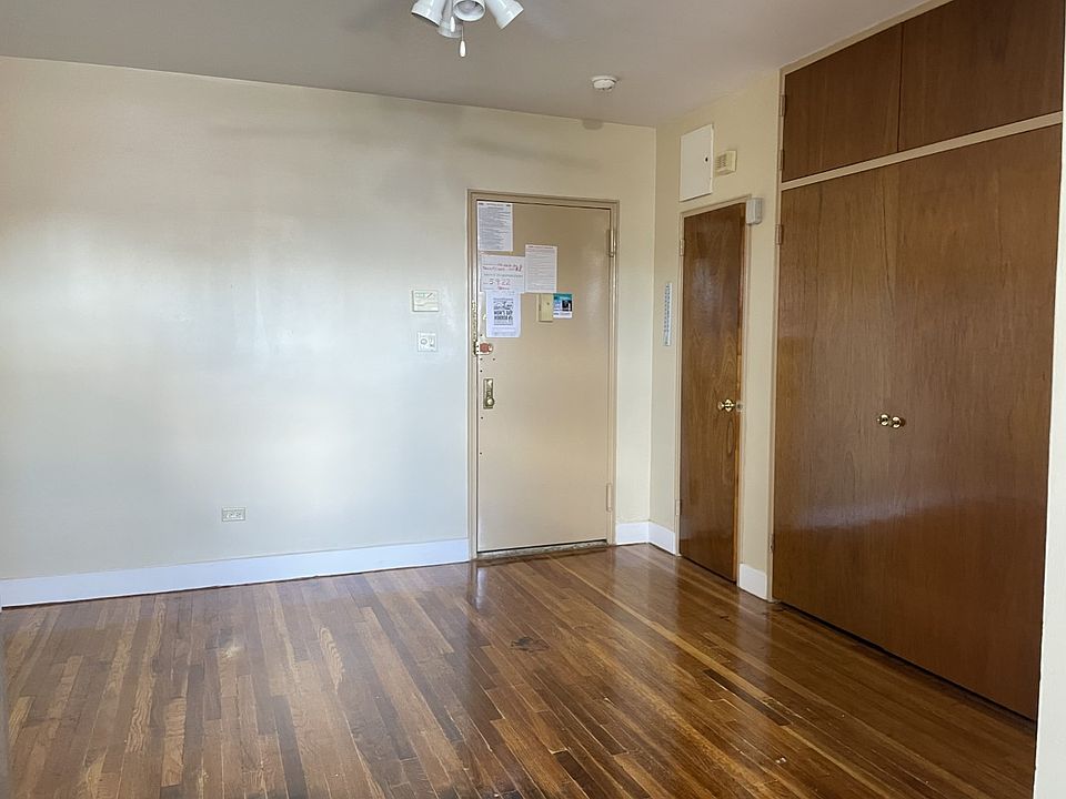 1st image of 19524 Jamaica Ave Floor 1