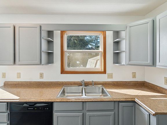3rd image of 4809 Pepper Bush Ln