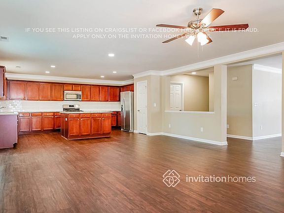 5th image of 2936 Roundleaf Ct