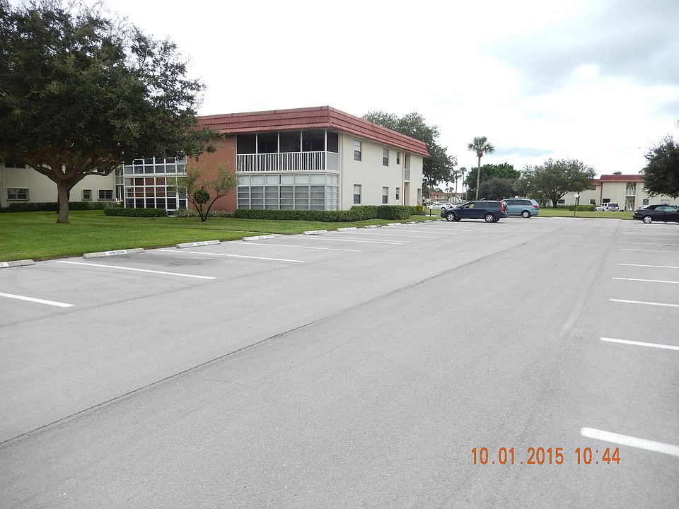 1st image of 46 Woodland Dr