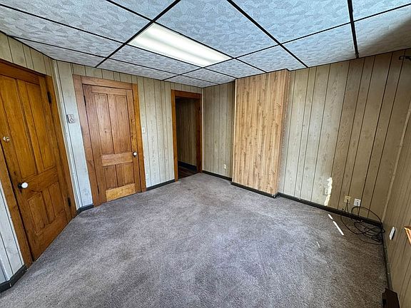 5th image of 304 S 12th St APT 3