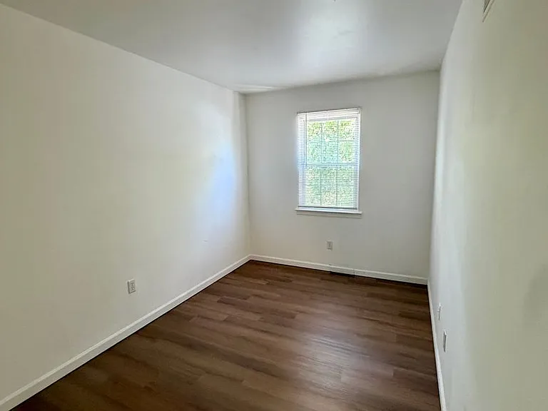 68 Village Dr — Photo 21