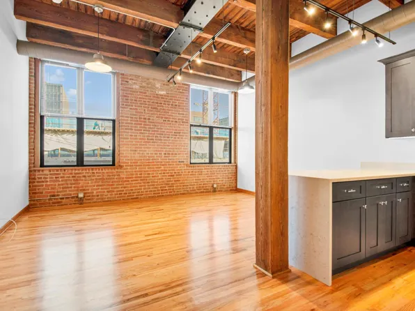 216 N May St, Chicago, IL