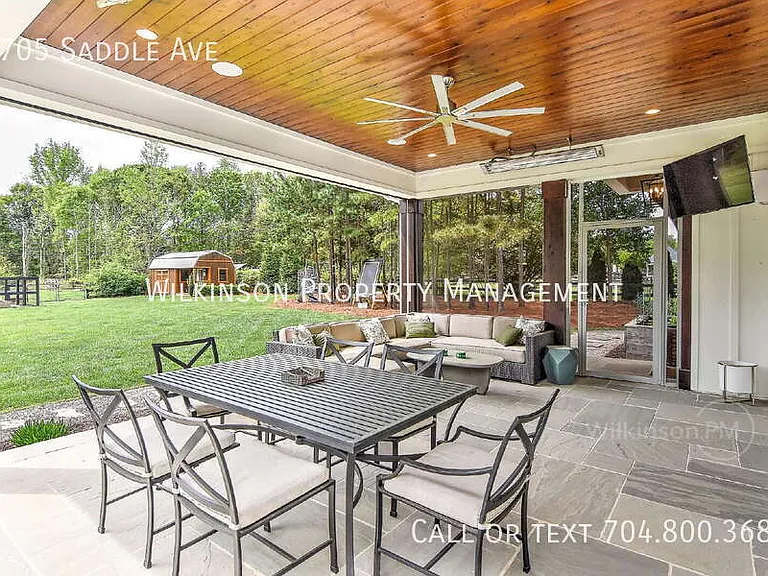 9705 Saddle Ave — Photo 10