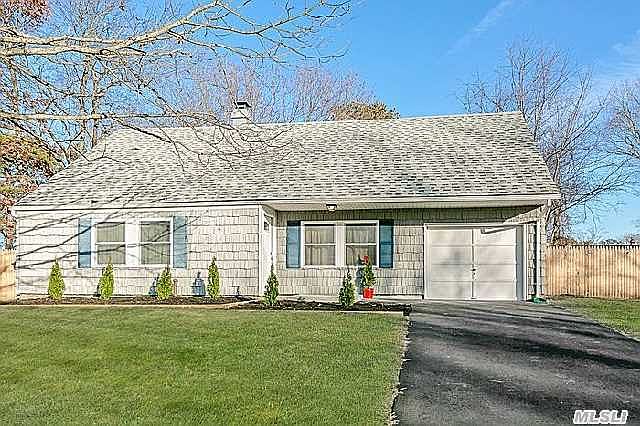 1st image of 15 Silver Pine Dr