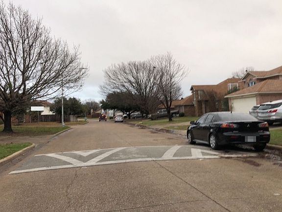 4th image of 3412 Plantation Ln