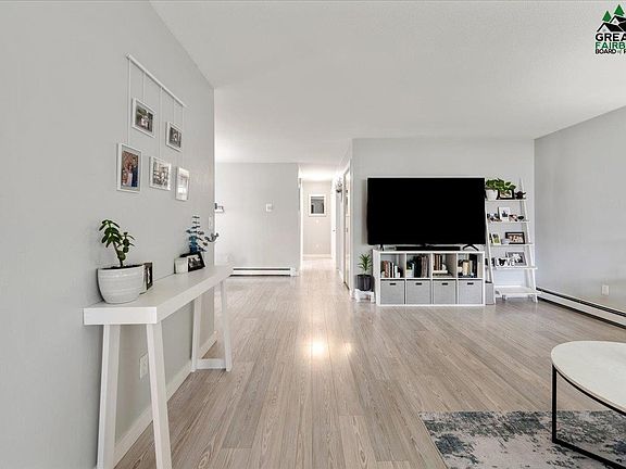 2nd image of 321 Carlton Dr