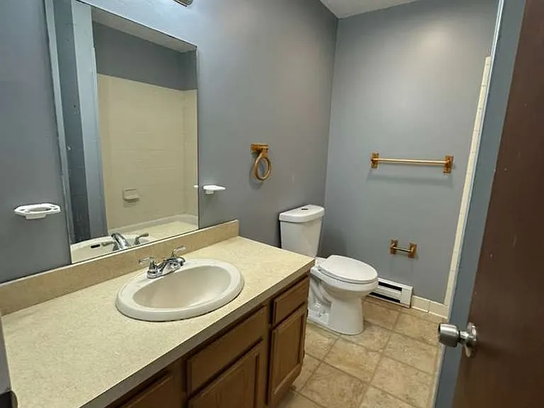 176 Lincoln St — Photo 10