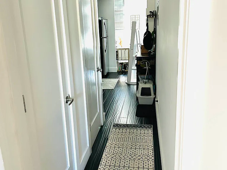 644 10th Ave #4N — Photo 7