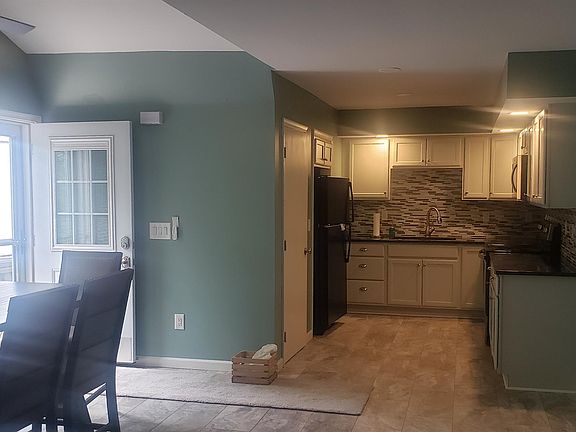 3rd image of 4215 Valley Rd #A