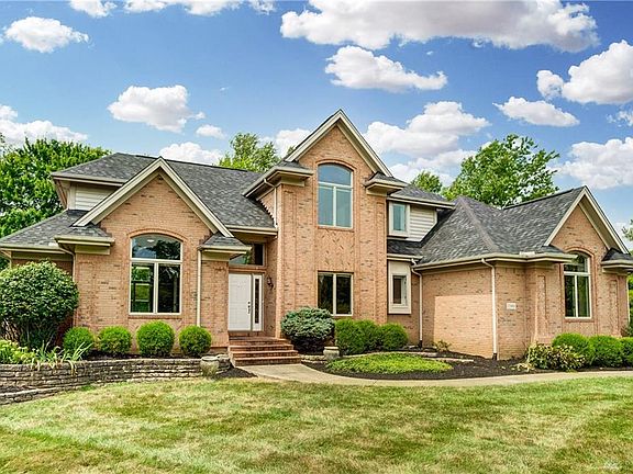 3rd image of 1340 Meadow Woods Ct